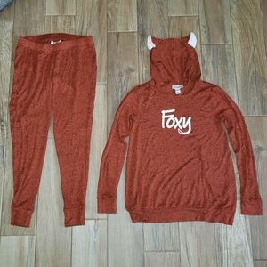 Motherhood Maternity Sweater outfit.🦊🍂